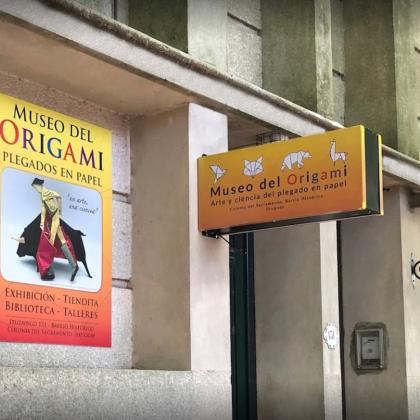 outside of museo del origami